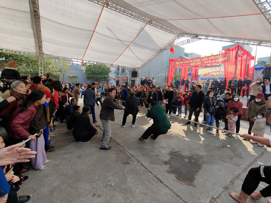 Bộ môn kéo co đòi hỏi sự đoàn kết và tinh thần thi đấu quyết tâm mới có thể giành chiến thắng.