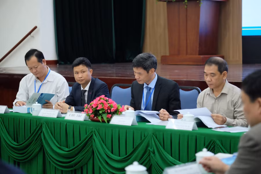 Các đại biểu tham dự hội thảo.