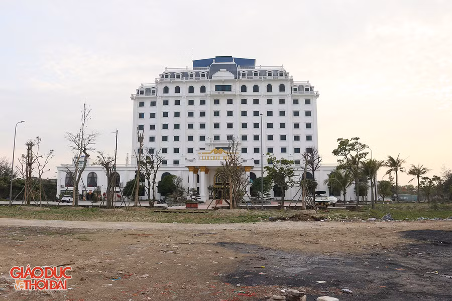 Đến nay, Công ty CP Song Ngư Sơn mới chỉ hoàn thành hạng mục Nhà hàng trên đảo Lan Châu và đang trong quá trình hoàn thiện khách sạn 5 sao.