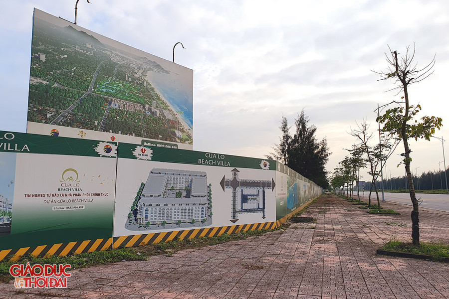 Dự án nằm ở vị trí &quot;đắc địa&quot; khi hướng Đông hướng ra bãi biển, 2 mặt tiền bám các tuyến đường lớn. Bảo Khánh Hamico cam kết sẽ chia dự án thành 2 giai đoạn, từ cuối năm 2014 cho đến đầu năm 2024. Cụ thể, giai đoạn 1 (quý IV/2014 đến quý IV/2018) sẽ trùng tu các hạng mục; xây dựng cơ sở hạ tầng, xây thêm một số biệt thự mới và khách sạn. Giai đoạn 2 (quý I/2019 đến hết năm 2024), Bảo Khánh Hamico sẽ đầu tư xây dựng chung cư, nhà ở và các hạng mục khác.