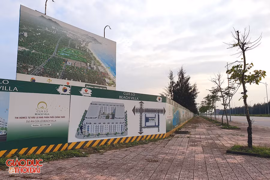 Dự án nằm ở vị trí "đắc địa" khi hướng Đông hướng ra bãi biển, 2 mặt tiền bám các tuyến đường lớn. Bảo Khánh Hamico cam kết sẽ chia dự án thành 2 giai đoạn, từ cuối năm 2014 cho đến đầu năm 2024. Cụ thể, giai đoạn 1 (quý IV/2014 đến quý IV/2018) sẽ trùng tu các hạng mục; xây dựng cơ sở hạ tầng, xây thêm một số biệt thự mới và khách sạn. Giai đoạn 2 (quý I/2019 đến hết năm 2024), Bảo Khánh Hamico sẽ đầu tư xây dựng chung cư, nhà ở và các hạng mục khác.