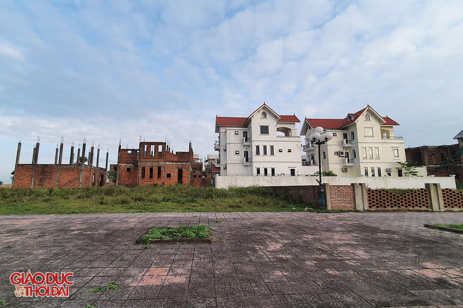 Khu liên hợp khách sạn du lịch và biệt thự, chung cư cao cấp (còn có tên gọi là Cửa Lò Beach Villa) của Công ty CP Bảo Khánh Hamico được UBND tỉnh Nghệ An chấp thuận chủ trương đầu tư vào tháng 10/2014. Dự án có tổng mức đầu tư hơn 1.050 tỷ đồng, triển khai trên điện tích 15,9ha bám Đại lộ Vinh – Cửa Lò và đường Bình Minh.