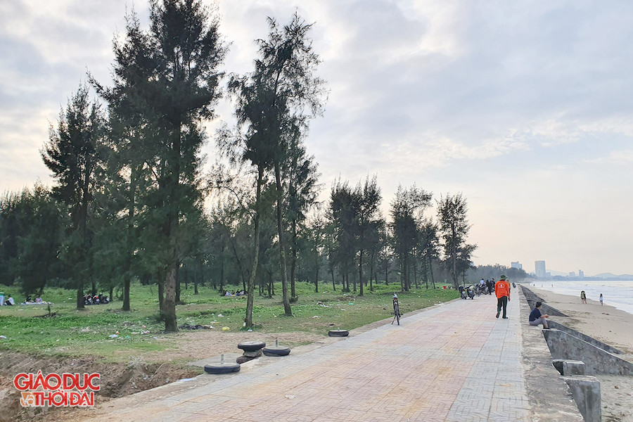 Tại khu vực bờ biển nằm ở phía Đông đường Bình Minh, vì chủ đầu tư không triển khai xây dựng khiến một dải bờ biển đẹp bị bỏ hoang, du khách về Cửa Lò thiếu nơi để vui chơi giải trí, tắm biển. Hiện tại, thị xã Cửa Lò đang có kiến nghị UBND tỉnh Nghệ An thu hồi một phần diện tích khu vực này.