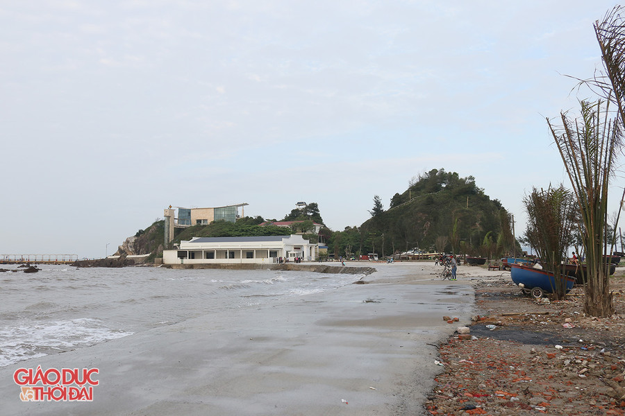 Quần thể du lịch sinh thái, biệt thự nghỉ dưỡng Song Ngư của Công ty CP Song Ngư Sơn được UBND tỉnh Nghệ An cấp Giấy chứng nhận đầu tư vào tháng 3/2014. Dự án có tổng mức đầu tư 495 tỷ đồng, triển khai trên diện tích đất gần 130ha nằm trên đường Nguyễn Xí kéo dài ra đảo Lan Châu.