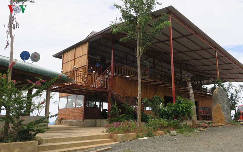 ngang nhien xay dung cac diem dung chan trai phep tren deo dai ninh hinh 6