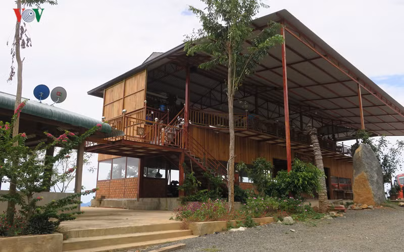 ngang nhien xay dung cac diem dung chan trai phep tren deo dai ninh hinh 6