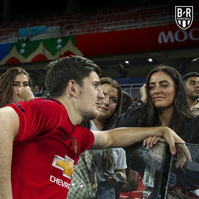 Ảnh chế: Fan MU mòn mỏi chờ nổ "bom tấn" Maguire hình ảnh 3 anh che: fan mu mon moi cho no "bom tan" maguire hinh anh 3