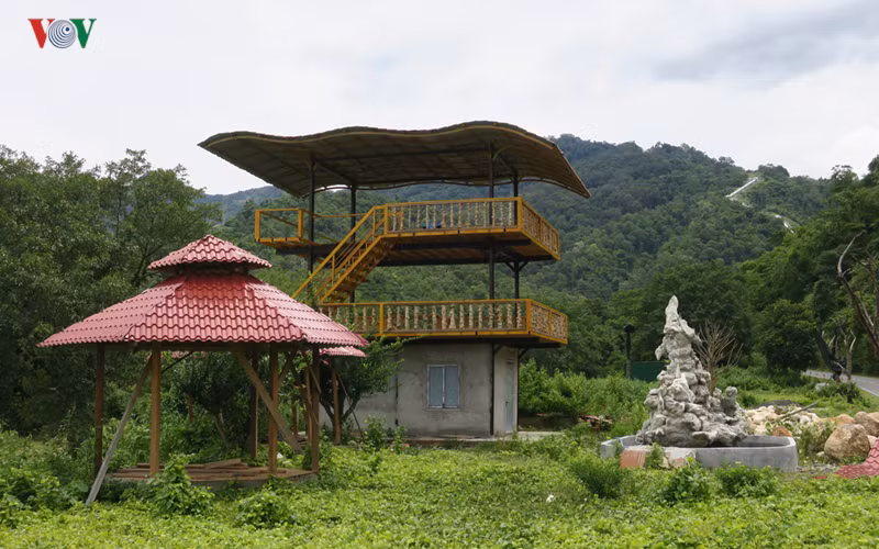 ngang nhien xay dung cac diem dung chan trai phep tren deo dai ninh hinh 3