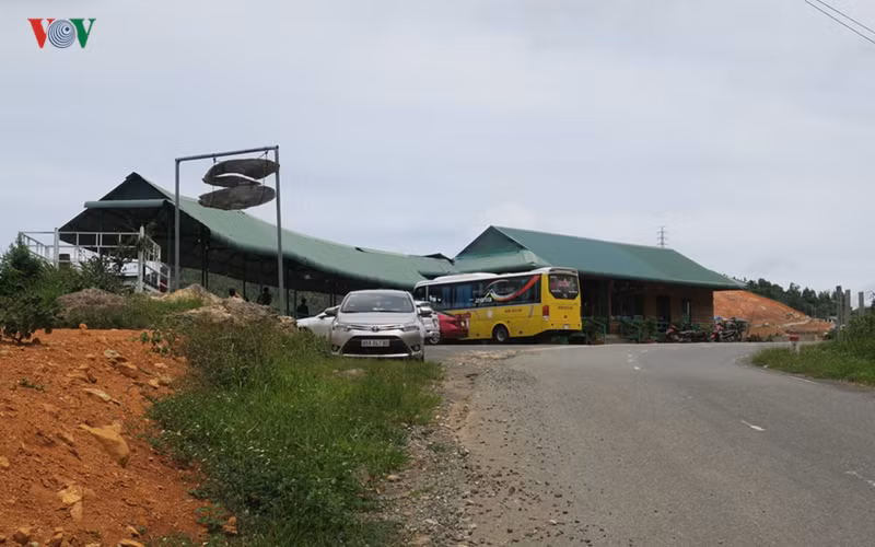 ngang nhien xay dung cac diem dung chan trai phep tren deo dai ninh hinh 7