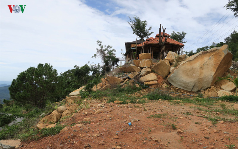 ngang nhien xay dung cac diem dung chan trai phep tren deo dai ninh hinh 15