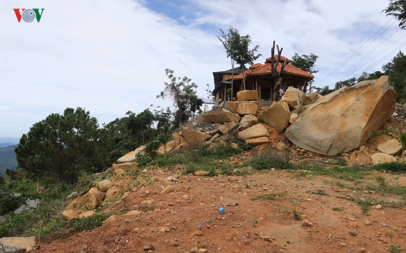 ngang nhien xay dung cac diem dung chan trai phep tren deo dai ninh hinh 15