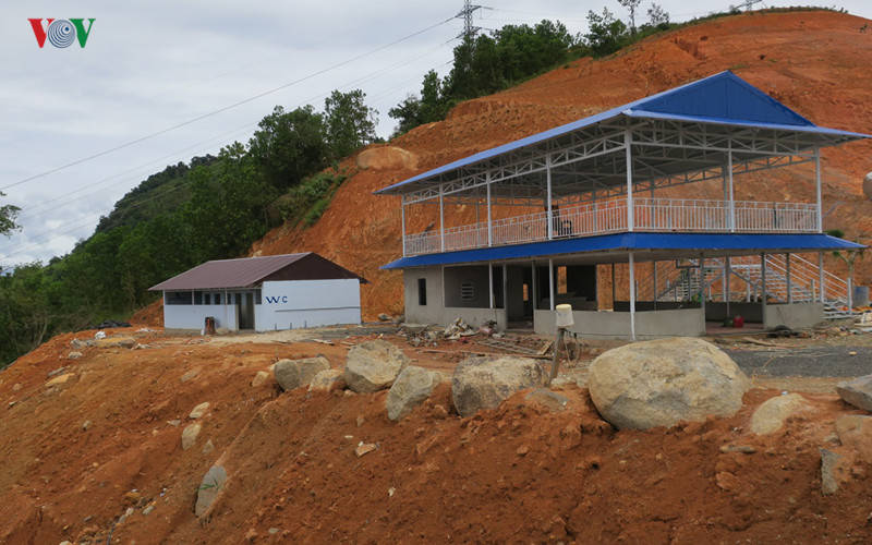 ngang nhien xay dung cac diem dung chan trai phep tren deo dai ninh hinh 14