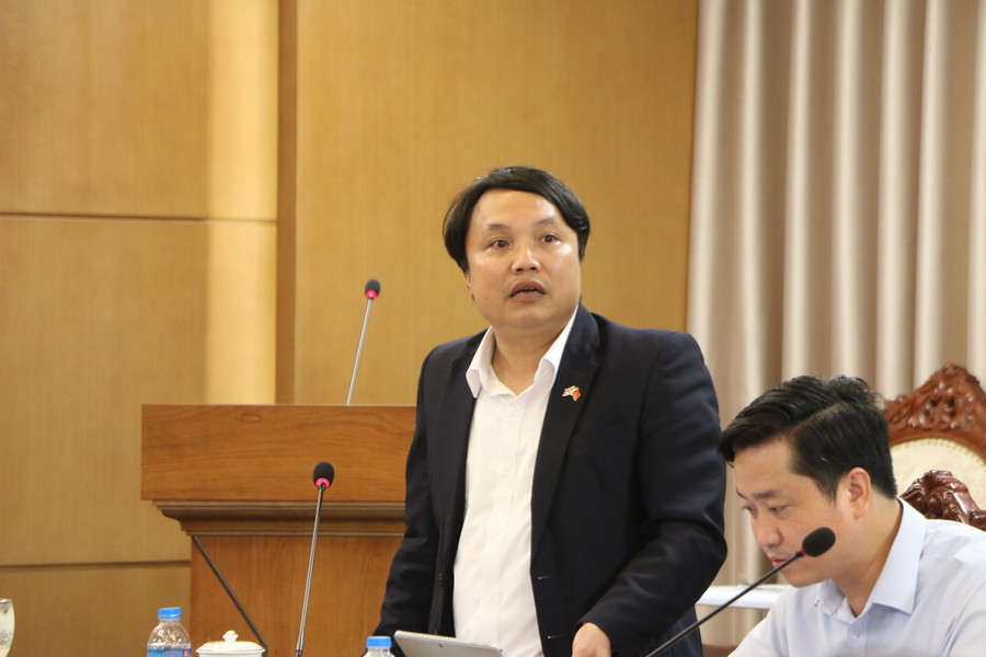 TS Tạ Ngọc Trí - Phó Vụ trưởng Vụ Giáo dục Tiểu học. TS Tạ Ngọc Trí - Phó Vụ trưởng Vụ Giáo dục Tiểu học.