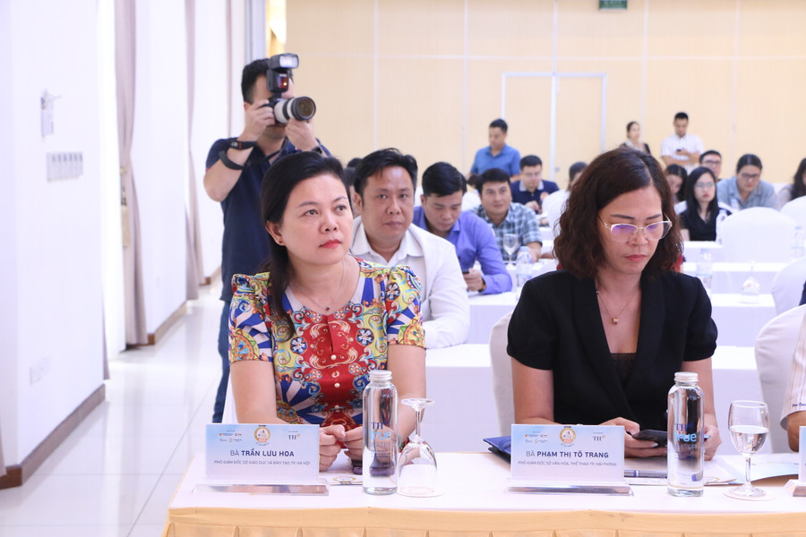 Các đại biểu tham dự lễ công bố giải chạy S-Race 2023. Các đại biểu tham dự lễ công bố giải chạy S-Race 2023.