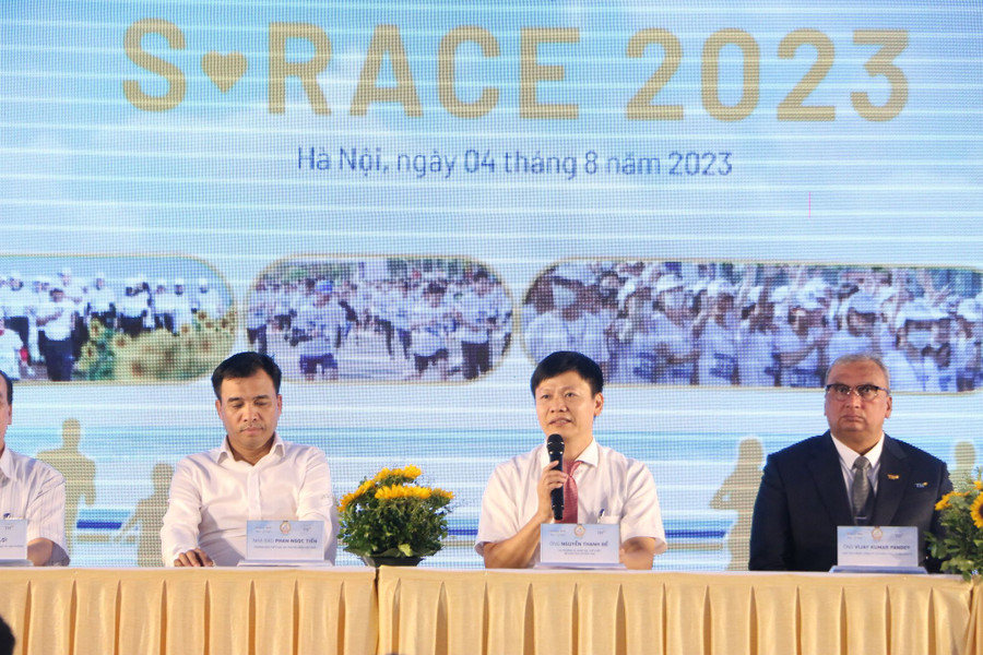 Đại diện ban tổ chức đã trực tiếp trả lời một số câu hỏi của các đơn vị báo chí. Đại diện ban tổ chức đã trực tiếp trả lời một số câu hỏi của các đơn vị báo chí.