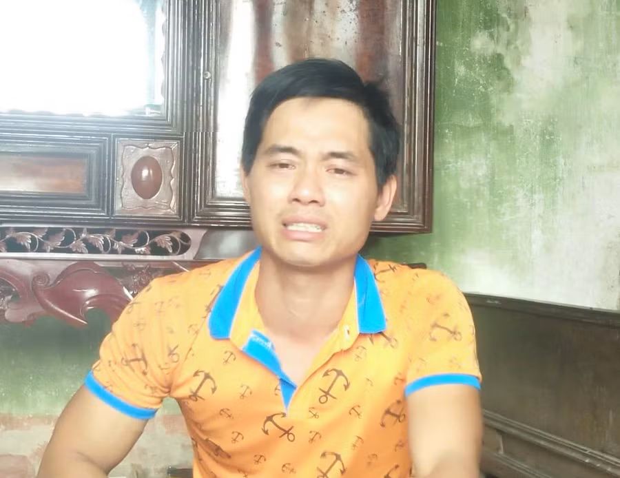 Anh Nguyễn Văn Doanh, chú ruột của nữ sinh H. Y. bật khóc khi kể lại vụ việc