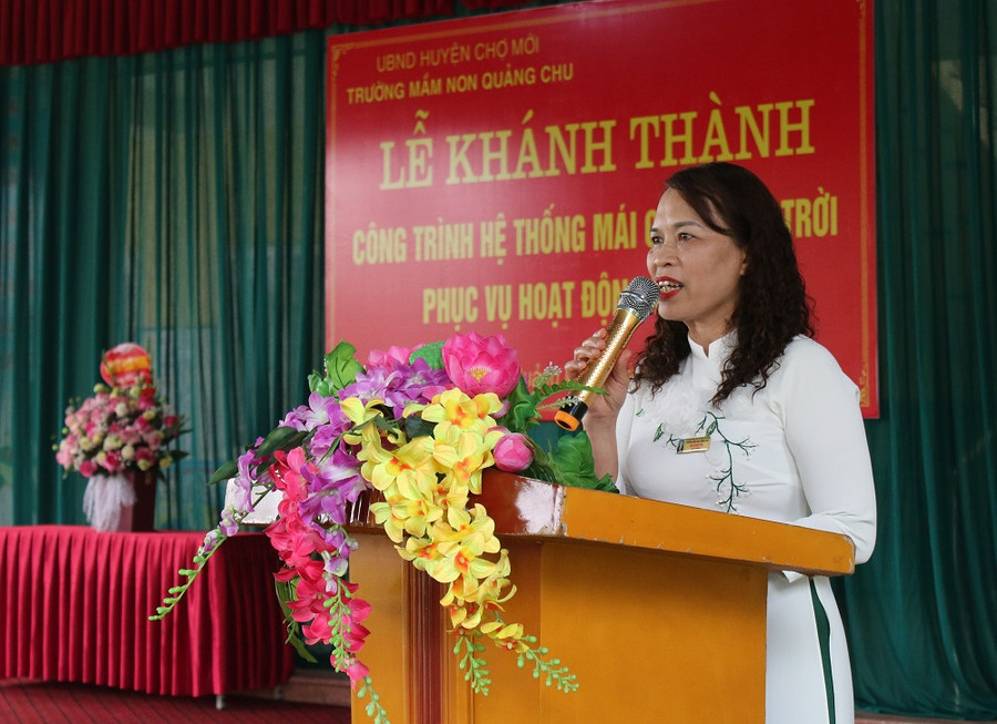 Cô giáo Bùi Thị Kim Thu, Hiệu trưởng trường mầm non xã Quảng Chu. Cô giáo Bùi Thị Kim Thu, Hiệu trưởng trường mầm non xã Quảng Chu.