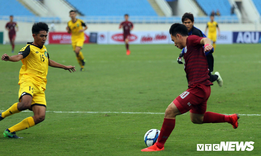 U23 Thái Lan (áo đỏ) không có áp lực thắng bằng mọi giá. U23 Thái Lan (áo đỏ) không có áp lực thắng bằng mọi giá.