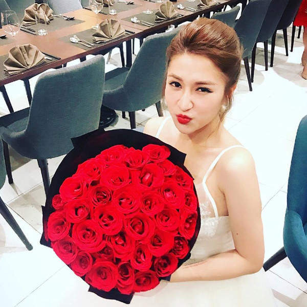Dàn diễn viên nữ đình đám một thời của "Nhật ký vàng anh" giờ ra sao? ảnh 8 Cô hiện có cuộc sống khá hạnh phúc cùng chồng đại gia.