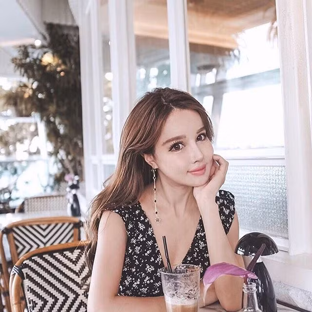 hot girl so 1 cua quoc dao su tu lo anh truoc khi phau thuat tham my hinh anh 8