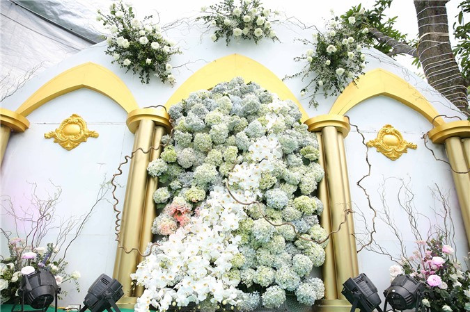 Hé lộ thân thế cô dâu trong đám cưới siêu khủng ở Hưng Yên, ca sĩ Đan Trường, Quỳnh Nga tham dự ảnh 4 Hé lộ thân thế cô dâu trong đám cưới siêu khủng ở Hưng Yên, ca sĩ Đan Trường, Quỳnh Nga tham dự ảnh 4