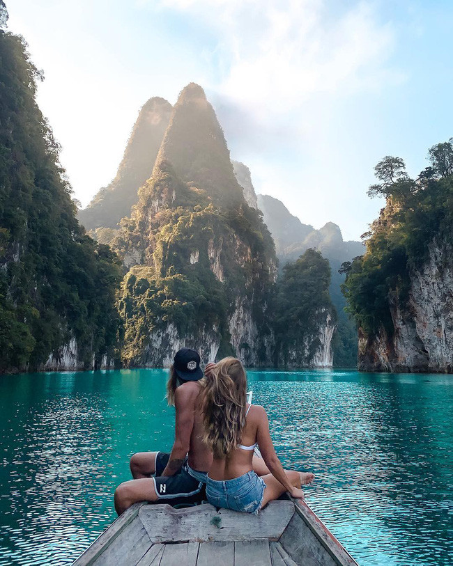 Ảnh “sống ảo” của cặp đôi travel blogger tưởng lãng mạn nhưng bị chỉ trích ngu ngốc, nhìn kỹ mới thấy nguyên nhân chết người - Ảnh 4. Ảnh “sống ảo” của cặp đôi travel blogger tưởng lãng mạn nhưng bị chỉ trích ngu ngốc, nhìn kỹ mới thấy nguyên nhân chết người - Ảnh 4.
