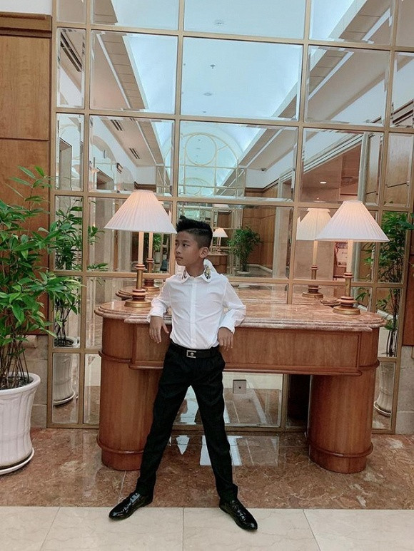 Không ngờ con trai Lệ Quyên lại chững chạc ra dáng soái ca như thế này! ảnh 2 Không ngờ con trai Lệ Quyên lại chững chạc ra dáng soái ca như thế này! ảnh 2