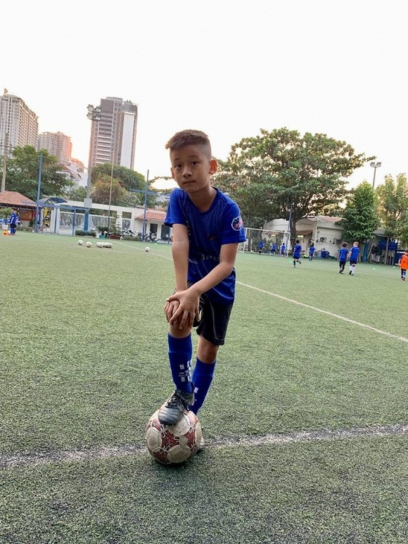 Không ngờ con trai Lệ Quyên lại chững chạc ra dáng soái ca như thế này! ảnh 4 Không ngờ con trai Lệ Quyên lại chững chạc ra dáng soái ca như thế này! ảnh 4