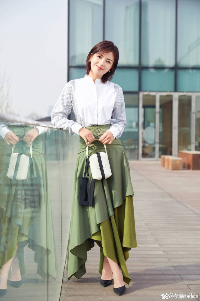 Đại mỹ nhân còng lưng trả nợ hơn 1000 tỷ cho chồng đại gia phá sản hình ảnh 7 dai my nhan cong lung tra no hon 1000 ty cho chong dai gia pha san hinh anh 7