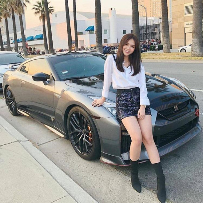 Dàn hot girl sinh năm 2000 xinh đẹp, hạnh phúc bên nửa kia giàu có ảnh 3 Dan hot girl sinh nam 2000 xinh dep, hanh phuc ben nua kia giau co hinh anh 3