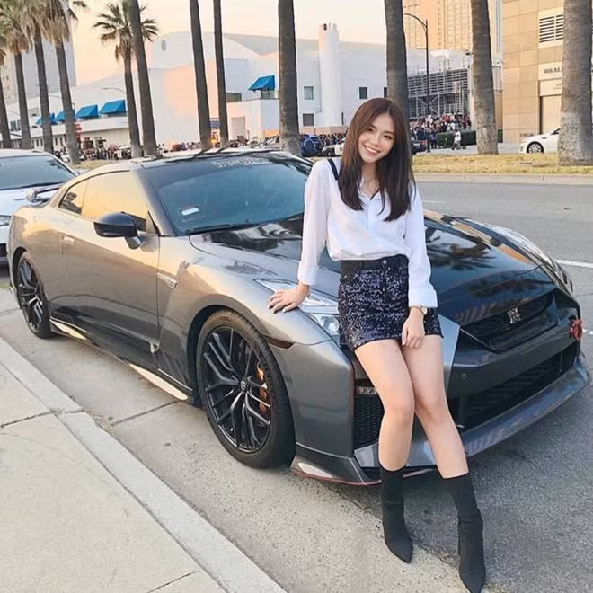 Dan hot girl sinh nam 2000 xinh dep, hanh phuc ben nua kia giau co hinh anh 3 