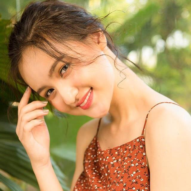 Dàn hot girl sinh năm 2000 xinh đẹp, hạnh phúc bên nửa kia giàu có ảnh 6 Dan hot girl sinh nam 2000 xinh dep, hanh phuc ben nua kia giau co hinh anh 6