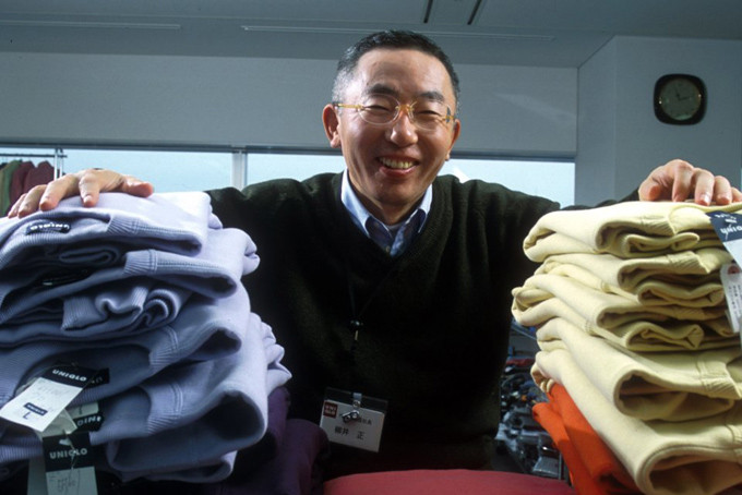 Cửa hàng quần áo độc đáo này đã nhanh chóng trở thành người khổng lồ trong lĩnh vực may mặc, thời trang của Nhật Bản, với những dòng sản phẩm hướng đến mọi đối tượng, thiết kế không phức tạp và mức giá phải chăng.Công ty của Tadashi Yanai gây ấn tượng đẩu tiên trên thị trường với sản phẩm tiêu biểu là áo khoác lông chim siêu nhẹ Uniqlo Ultra Light. Loại áo này đã nhanh chóng được nhiều hãng bắt chước và đưa ra thị trường với nhiều cái tên khác nhau. Với mức giá cạnh tranh, mẫu áo khoác của Uniqlo vẫn thu hút được rất nhiều đối tượng khách hàng, ngay ở thời điểm suy thoái kinh tế những năm 1990.