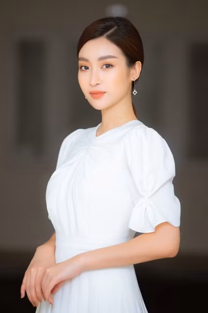 Hoa hậu Đỗ Mỹ Linh làm Đại sứ của chương trình Vẻ đẹp Vầng trăng khuyết.