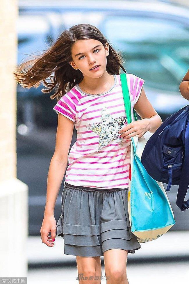 Suri Cruise: Từ công chúa Hollywood được cưng chiều như trứng mỏng đến cô bé nông thôn thiếu vắng tình cha - Ảnh 5. Suri Cruise: Từ công chúa Hollywood được cưng chiều như trứng mỏng đến cô bé nông thôn thiếu vắng tình cha - Ảnh 5.