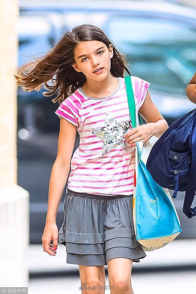 Suri Cruise: Từ công chúa Hollywood được cưng chiều như trứng mỏng đến cô bé nông thôn thiếu vắng tình cha - Ảnh 5.