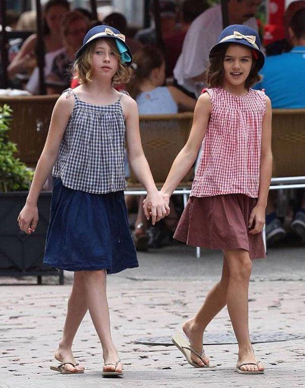 Suri Cruise: Từ công chúa Hollywood được cưng chiều như trứng mỏng đến cô bé nông thôn thiếu vắng tình cha - Ảnh 7. Suri Cruise: Từ công chúa Hollywood được cưng chiều như trứng mỏng đến cô bé nông thôn thiếu vắng tình cha - Ảnh 7.
