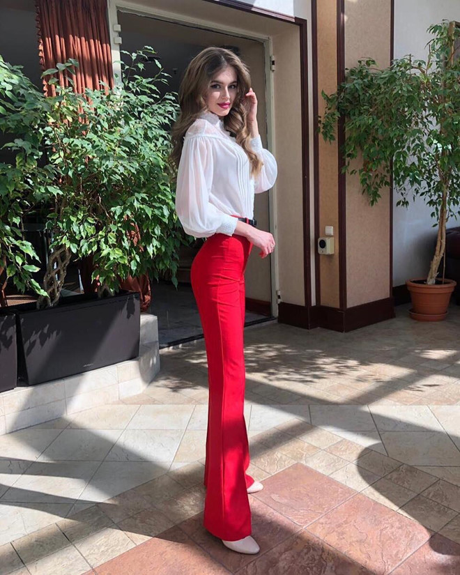 Cô gái 20 tuổi đẹp tựa thiên thần đăng quang Hoa hậu Nga 2019 ảnh 9 Co gai 20 tuoi dep tua thien than dang quang Hoa hau Nga 2019 hinh anh 9