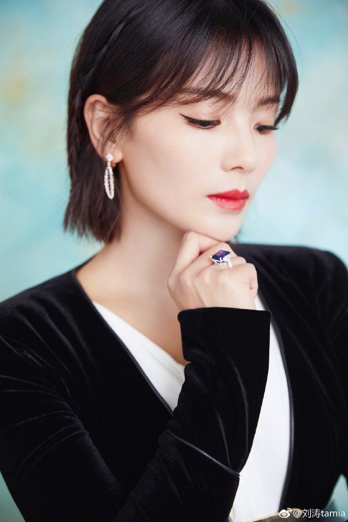 Đại mỹ nhân còng lưng trả nợ hơn 1000 tỷ cho chồng đại gia phá sản hình ảnh 5 dai my nhan cong lung tra no hon 1000 ty cho chong dai gia pha san hinh anh 5