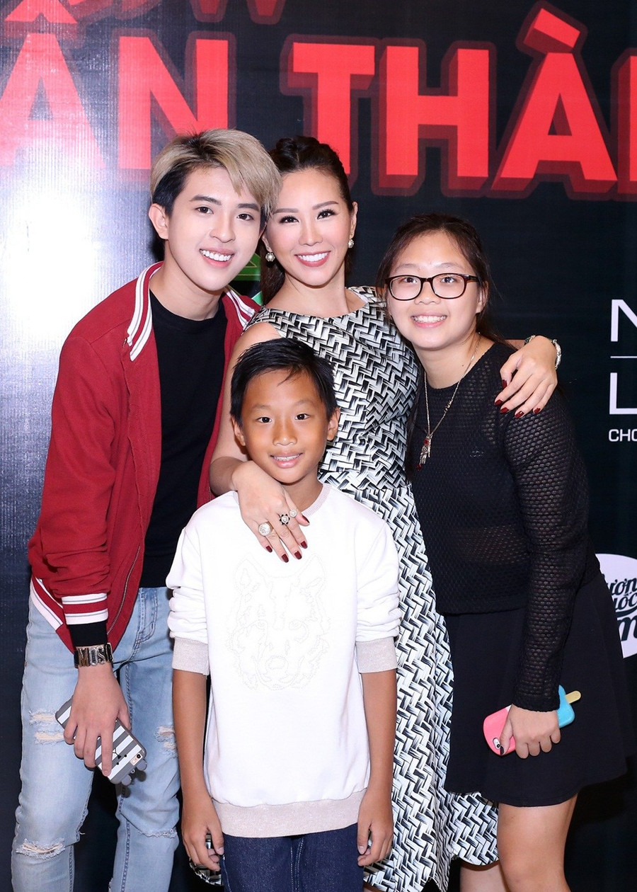 Hoa hậu Thu Hoài: Từng rất sốc khi con trai thú nhận thuộc giới tính thứ 3 ảnh 2 Giải trí - Hoa hậu Thu Hoài: Từng rất sốc khi con trai thú nhận thuộc giới tính thứ 3 (Hình 2).