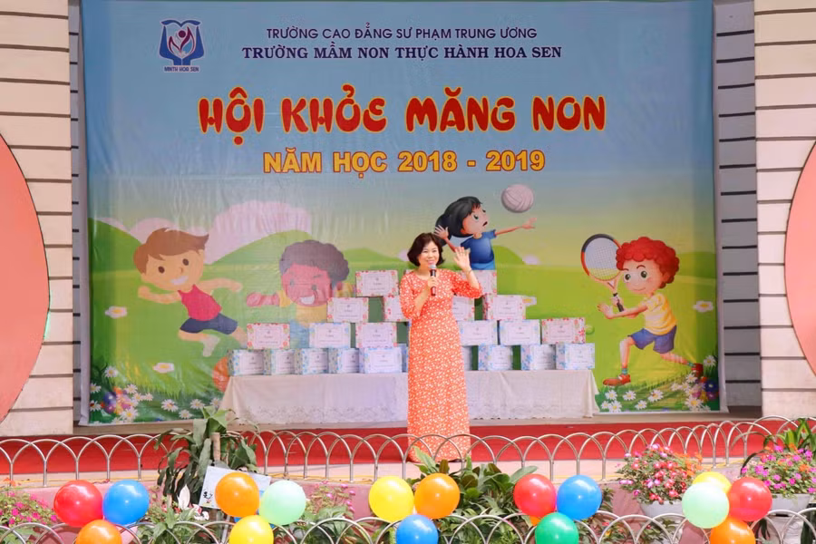 TS Nguyễn Thị Thanh - Hiệu trưởng trường Mầm non TH Hoa Sen khai mạc Hội khỏe măng non