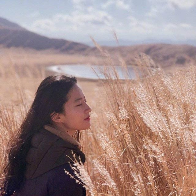 Lưu Diệc Phi khoe ảnh không son phấn xinh ngỡ ngàng hình ảnh 8 luu diec phi khoe anh khong son phan xinh ngo ngang hinh anh 8