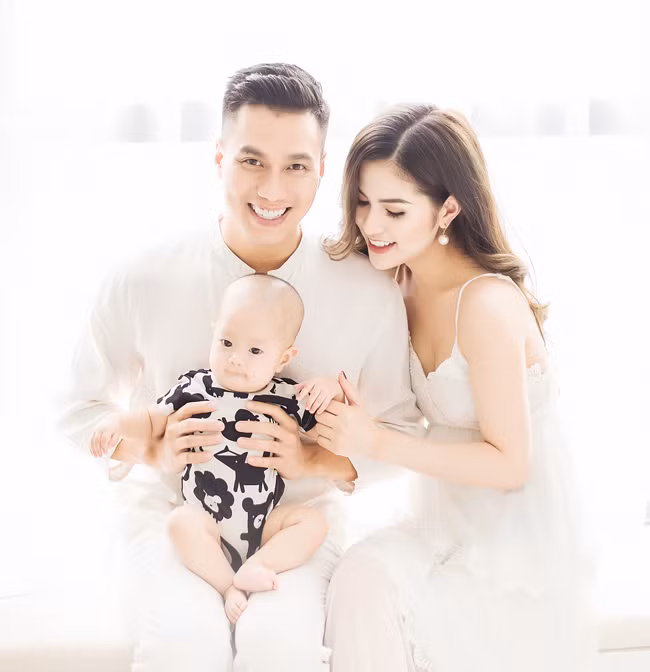 viet anh "nguoi phan xu" van am anh cuoc ly hon dau khi con gai con nho 10 nam truoc hinh anh 2