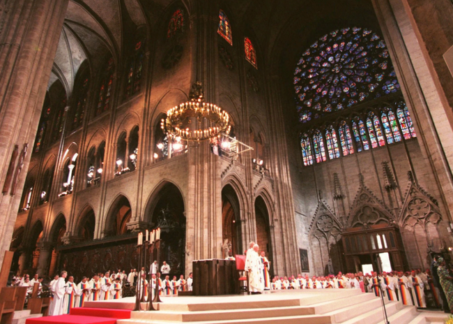 Những bức ảnh cực quý hiếm không phải ai cũng được nhìn thấy về một quá khứ tuyệt đẹp của Nhà thờ Đức Bà Paris - chứng nhân lịch sử của nước Pháp - Ảnh 17.