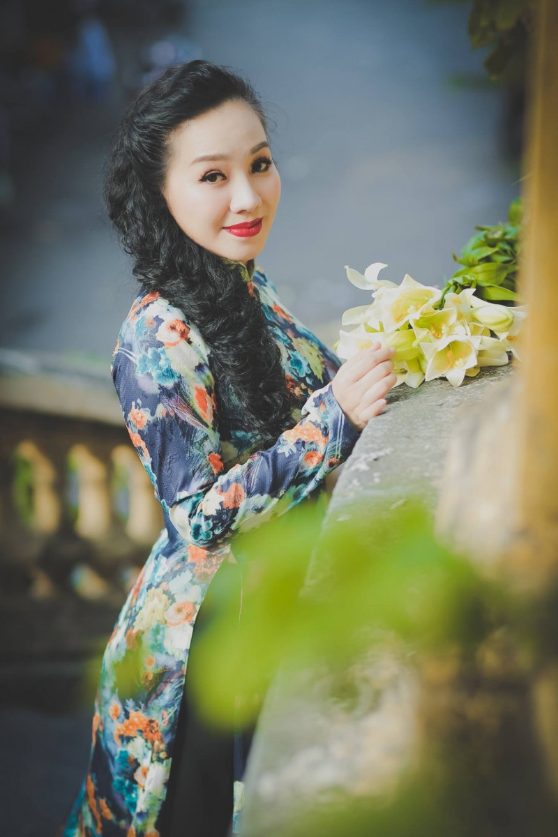 Vẻ đẹp mộc mạc mà đằm thắm pha chút cổ điển khiến người nhìn tan chảy. Ảnh: Nắng Studio