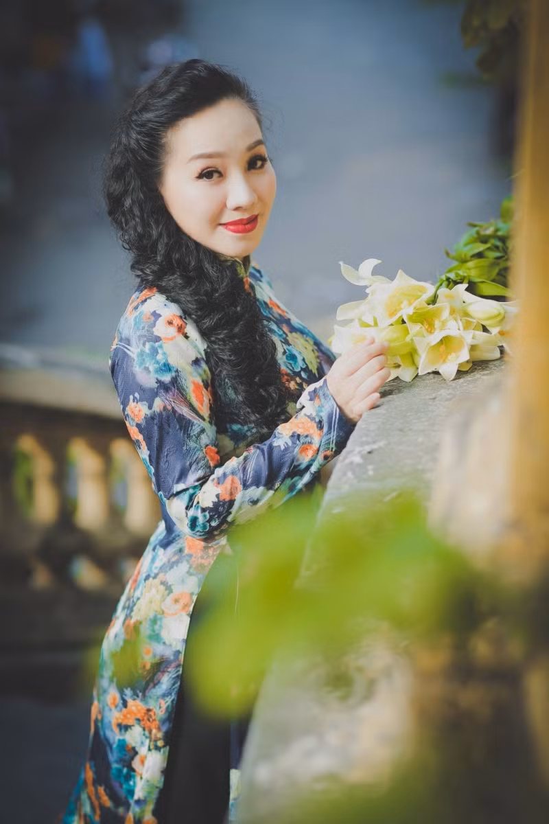 Vẻ đẹp mộc mạc mà đằm thắm pha chút cổ điển khiến người nhìn tan chảy. Ảnh: Nắng Studio