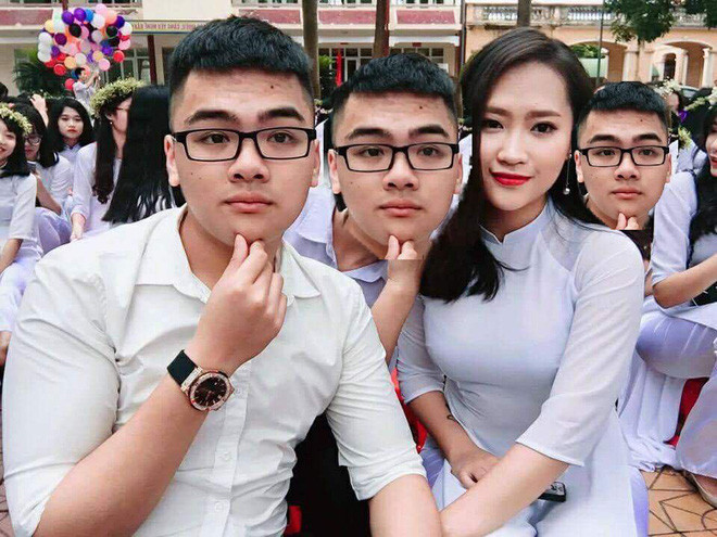 Phì cười với màn nhờ xóa kẻ thứ 3 chen giữa, chàng thanh niên tức điên vì mình... hóa khỉ - Ảnh 22. Phì cười với màn nhờ xóa kẻ thứ 3 chen giữa, chàng thanh niên tức điên vì mình... hóa khỉ - Ảnh 22.