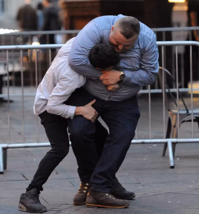 Lạ lẫm những hình ảnh ở Anh trong ngày nghỉ lễ “Bank Holiday” ảnh 12