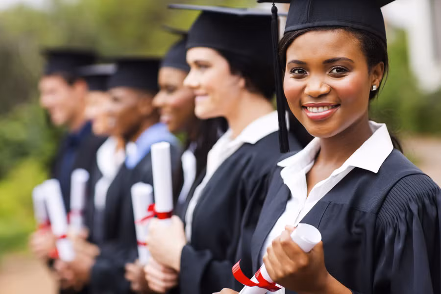 Chương trình tài trợ Nhà giáo là khoản tài trợ liên bang để thu hút sinh viên vào ngành Giáo dục, khác với khoản vay sinh viên (có trả lãi suất) để chi trả cho học tập