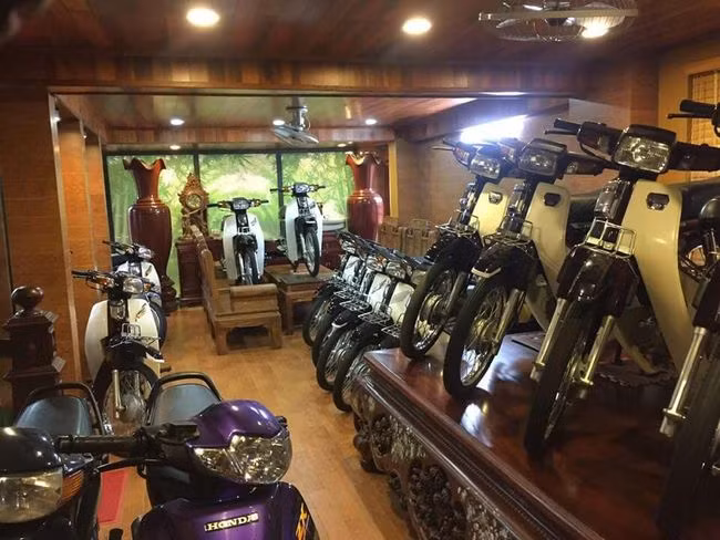 choang vang dan "huyen thoai" honda dream dat gia tien ty o ha noi hinh anh 4